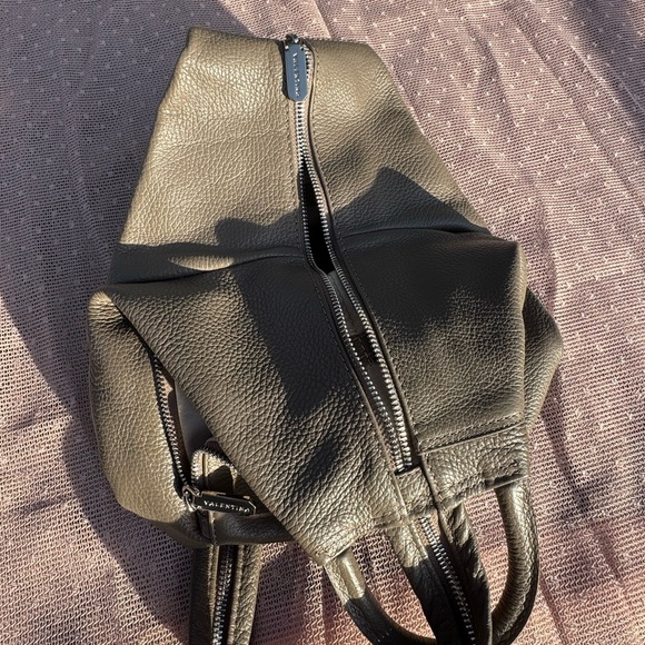 Valentina Italia Taupe Pebbled Leather Backpack/Sling. - Picture 10 of 12